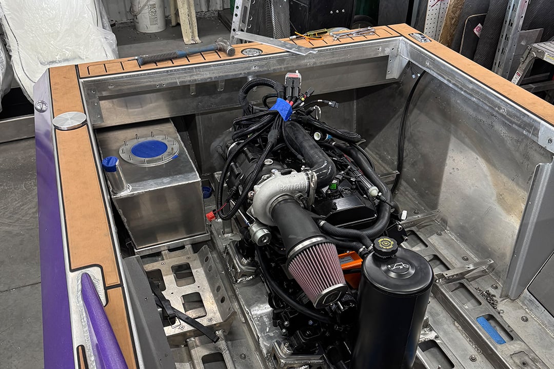 Minijet_jet_boats_collaboration_Belassi_Powertrain_400_hp_engine_propulsion_3