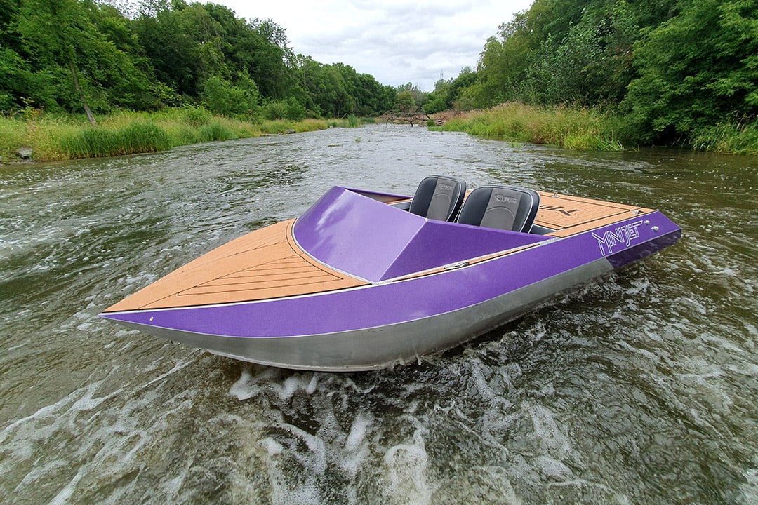 Minijet_jet_boats_collaboration_Belassi_Powertrain_400_hp_engine_propulsion_5